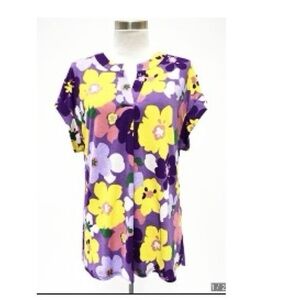 Dear Scarlett Sweet Spring Lizzy top. Bright floral design.  Wrinkle free.